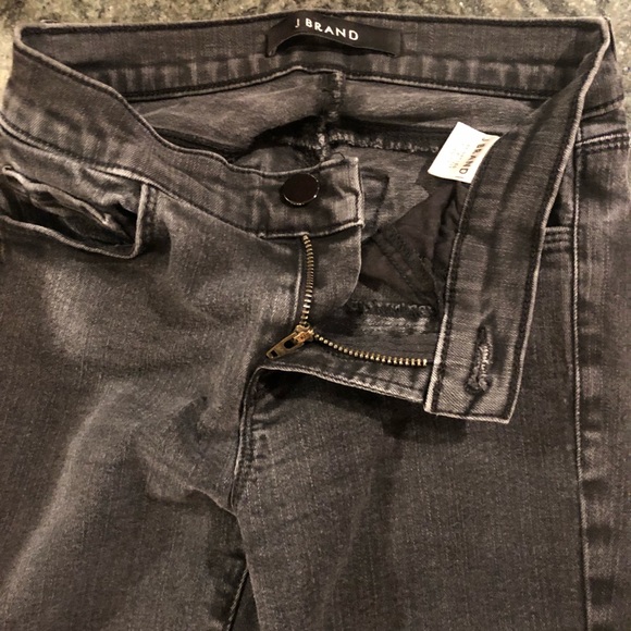 J BRAND black/ washed skinny jeans. Size 24 - Picture 2 of 3